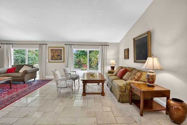 523 Canoe Point, Delray Beach, FL 33444