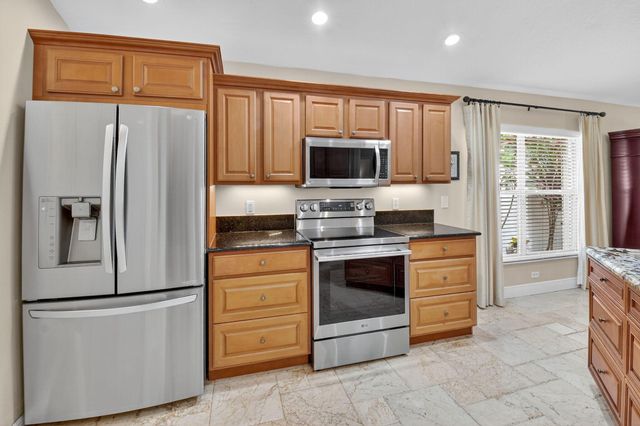 523 Canoe Point, Delray Beach, FL 33444