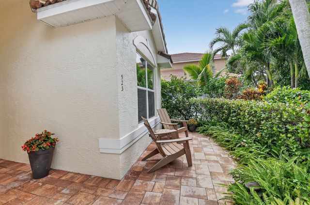 523 Canoe Point, Delray Beach, FL 33444