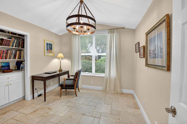 523 Canoe Point, Delray Beach, FL 33444