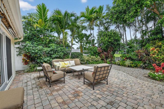 523 Canoe Point, Delray Beach, FL 33444