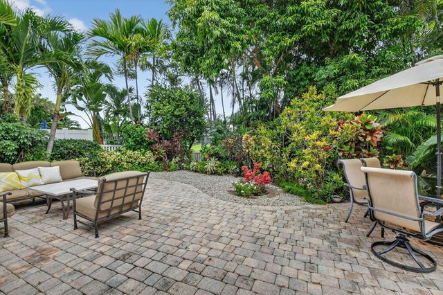 523 Canoe Point, Delray Beach, FL 33444