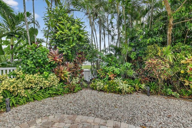 523 Canoe Point, Delray Beach, FL 33444