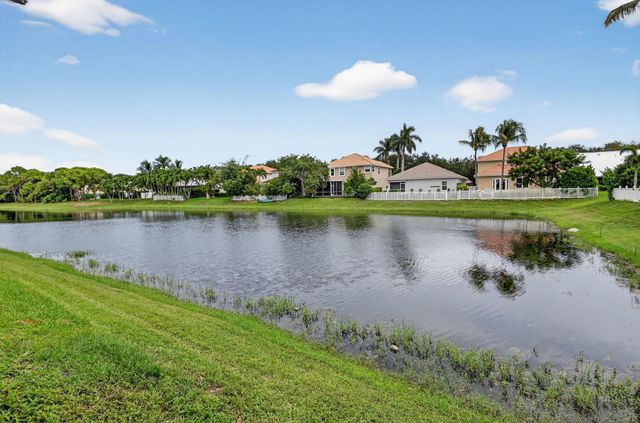 523 Canoe Point, Delray Beach, FL 33444