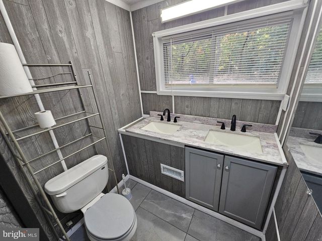 186 SCHAFER AVE, Cedarville, NJ 08311