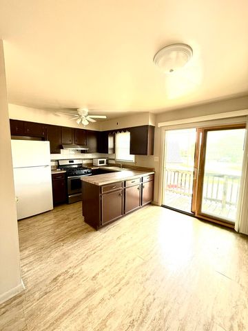 4530 Prairie Avenue C, Brookfield, IL 60513