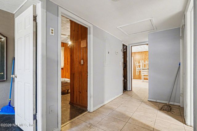 1826 LEON Road, Jacksonville, FL 32246