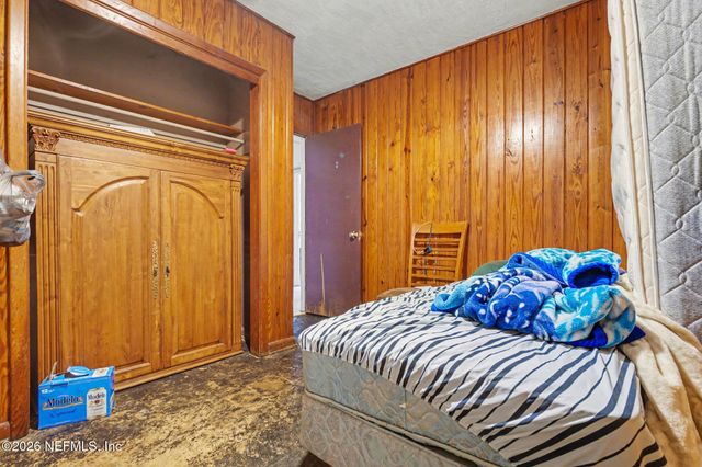 1826 LEON Road, Jacksonville, FL 32246