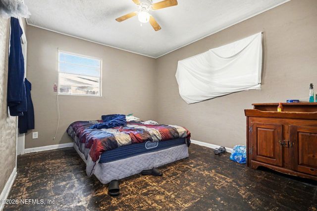 1826 LEON Road, Jacksonville, FL 32246