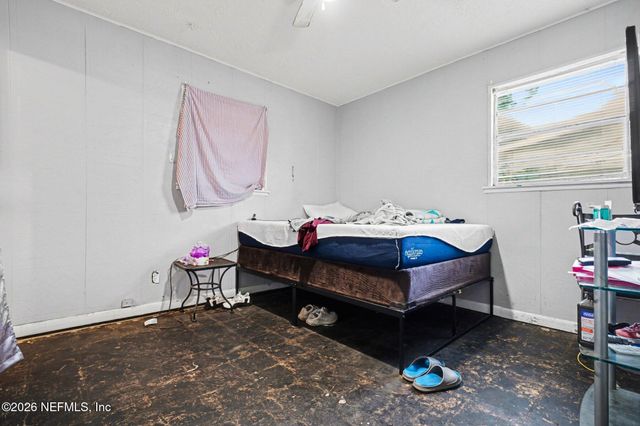 1826 LEON Road, Jacksonville, FL 32246