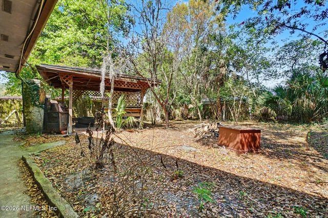 1826 LEON Road, Jacksonville, FL 32246