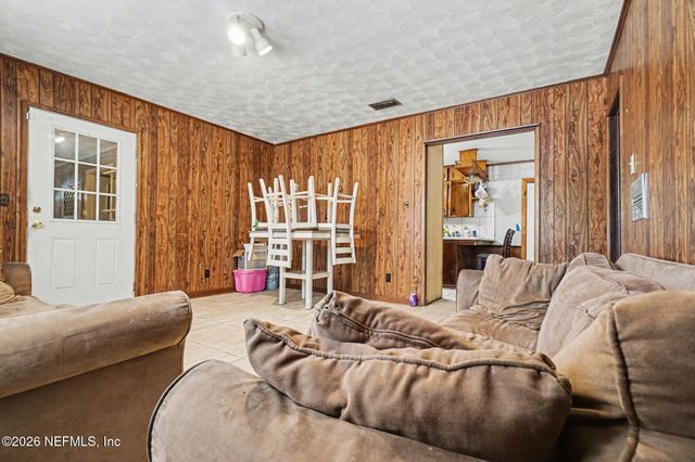 1826 LEON Road, Jacksonville, FL 32246