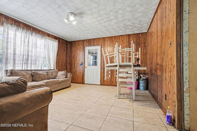 1826 LEON Road, Jacksonville, FL 32246