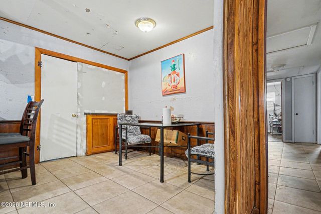 1826 LEON Road, Jacksonville, FL 32246