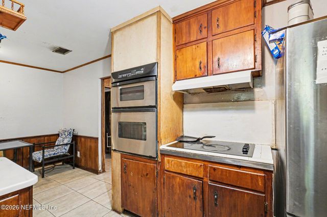 1826 LEON Road, Jacksonville, FL 32246