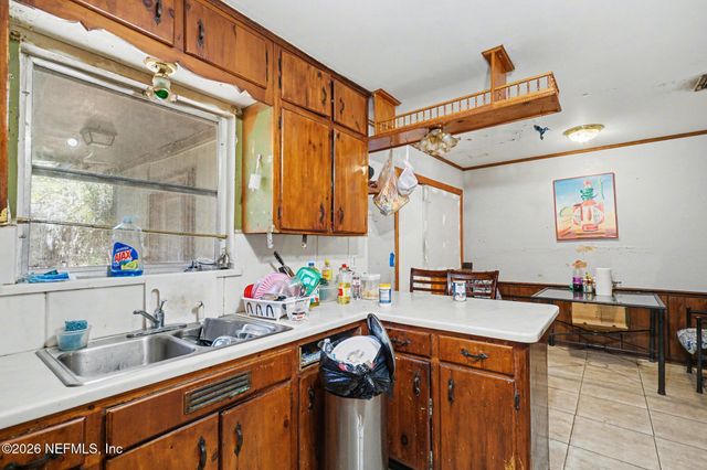 1826 LEON Road, Jacksonville, FL 32246