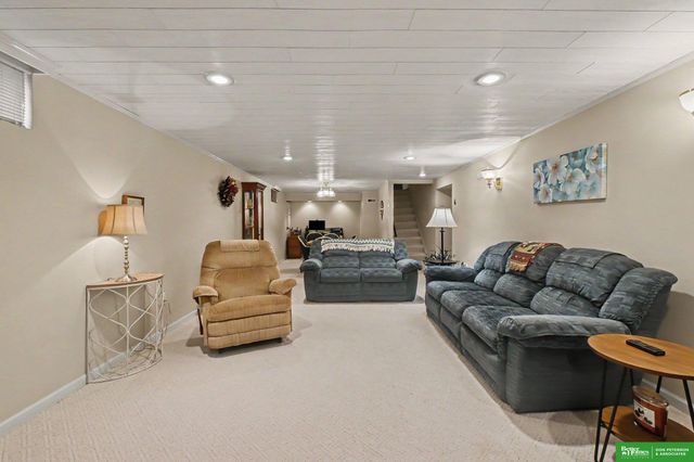 221 Sesame Street, Fremont, NE 68025