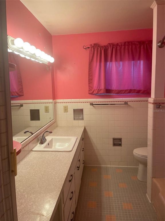 Image 14 of property listing at 260 W HARBORD STREET, Lake Alfred, FL 33850