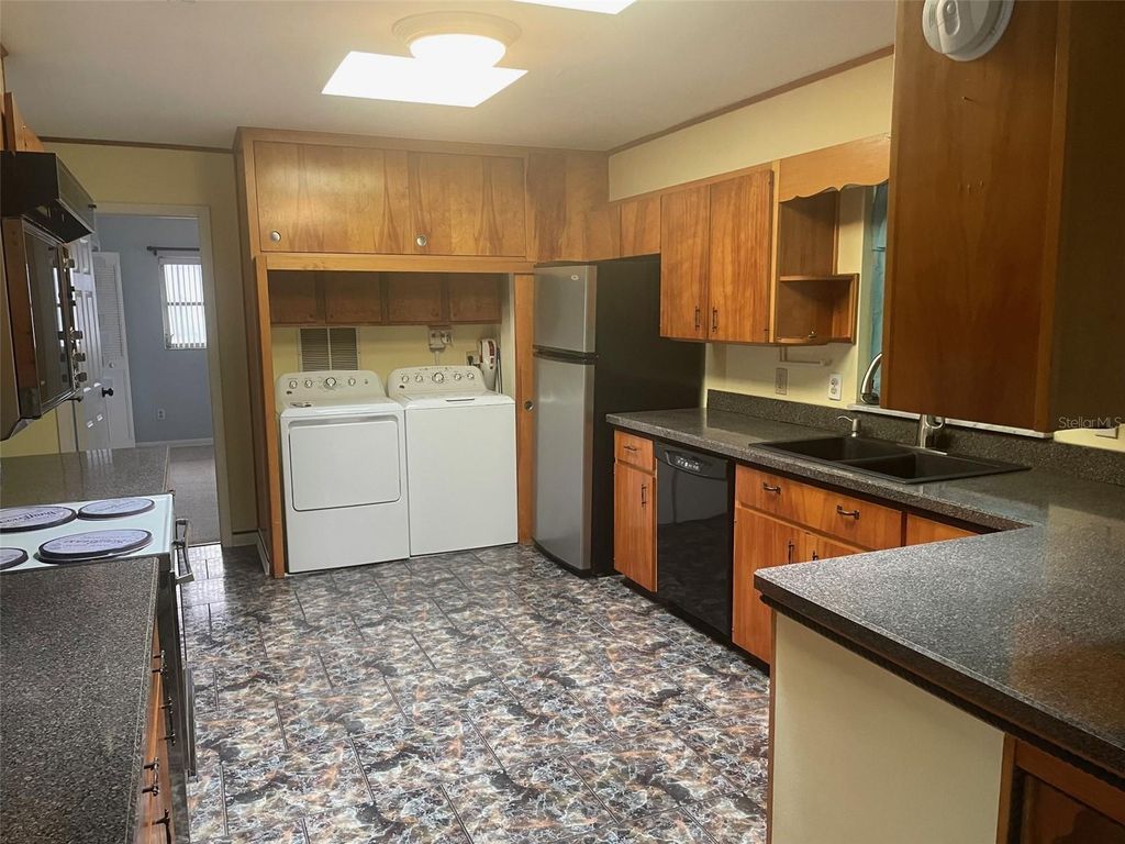 Image 4 of property listing at 260 W HARBORD STREET, Lake Alfred, FL 33850