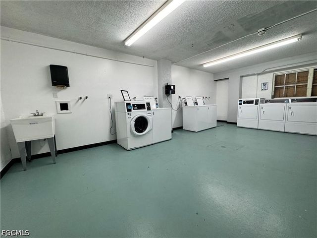 3704 Broadway 101, Fort Myers, FL 33901