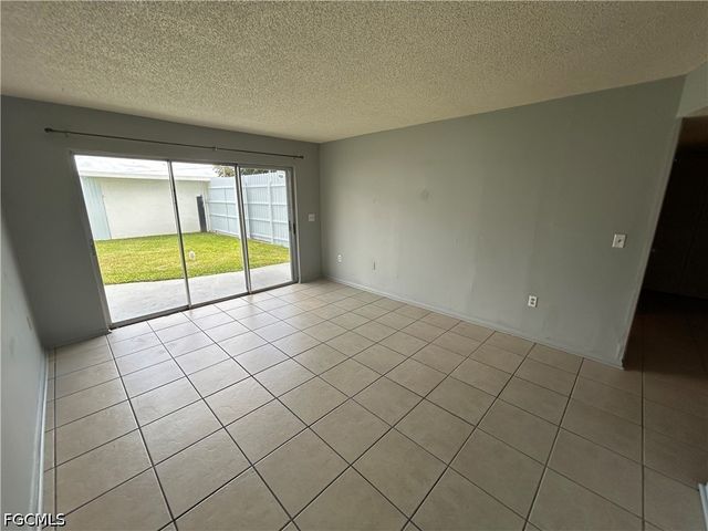 3704 Broadway 101, Fort Myers, FL 33901