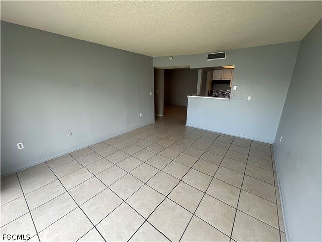3704 Broadway 101, Fort Myers, FL 33901