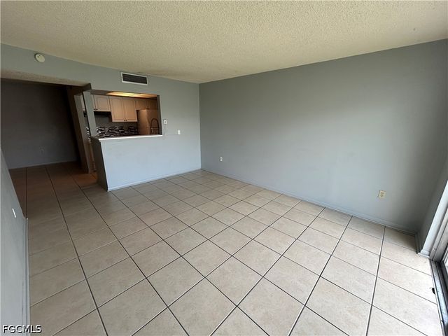 3704 Broadway 101, Fort Myers, FL 33901