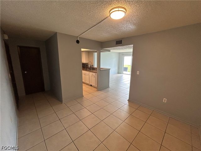 3704 Broadway 101, Fort Myers, FL 33901