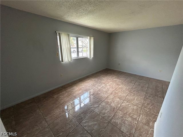 3704 Broadway 101, Fort Myers, FL 33901
