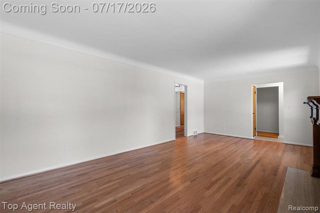 21541 Pallister Street, Saint Clair Shores, MI 48080