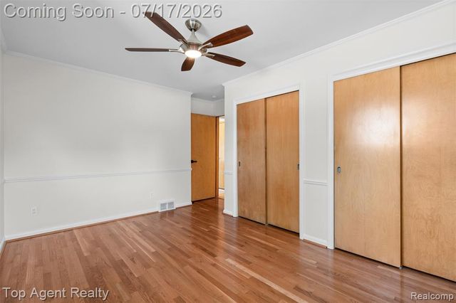 21541 Pallister Street, Saint Clair Shores, MI 48080