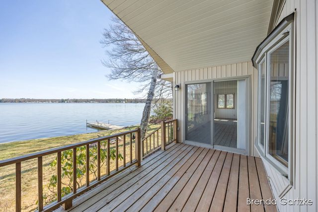 1599 E Clearwater Street, Grant, MI 49327