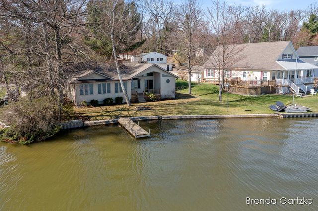 1599 E Clearwater Street, Grant, MI 49327