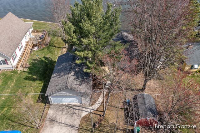 1599 E Clearwater Street, Grant, MI 49327