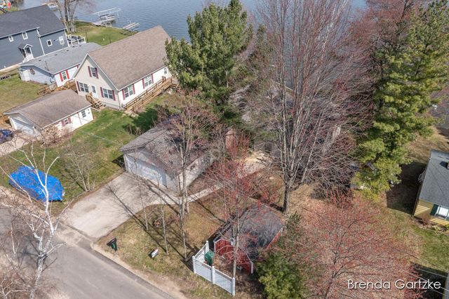 1599 E Clearwater Street, Grant, MI 49327