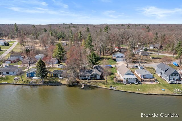 1599 E Clearwater Street, Grant, MI 49327