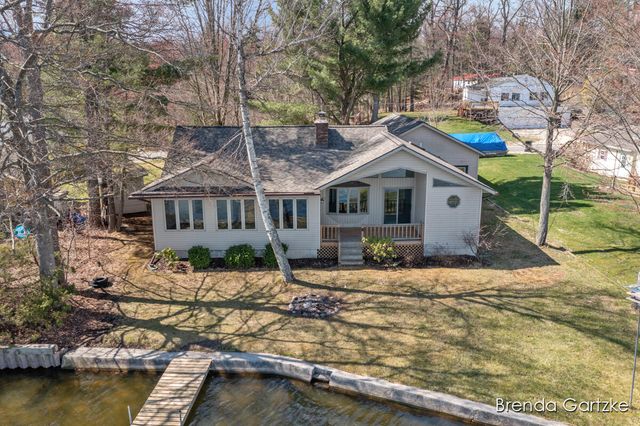 1599 E Clearwater Street, Grant, MI 49327