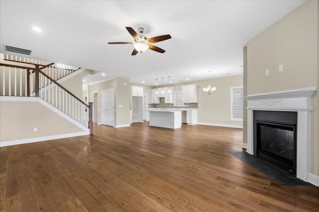 1081 Squirrel Nest Lane, Lexington, KY 40509