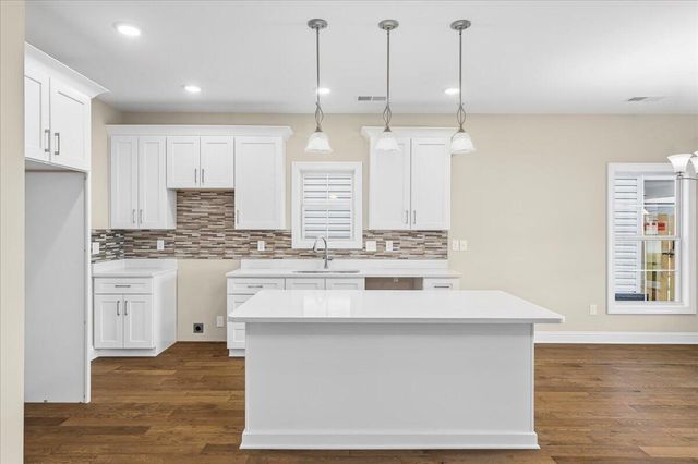 1081 Squirrel Nest Lane, Lexington, KY 40509