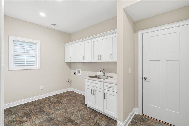 1081 Squirrel Nest Lane, Lexington, KY 40509