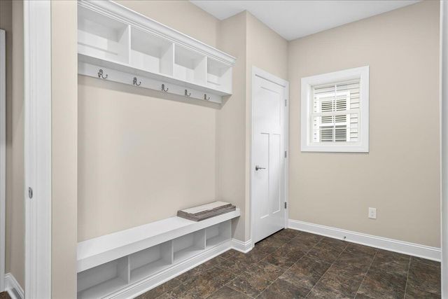 1081 Squirrel Nest Lane, Lexington, KY 40509