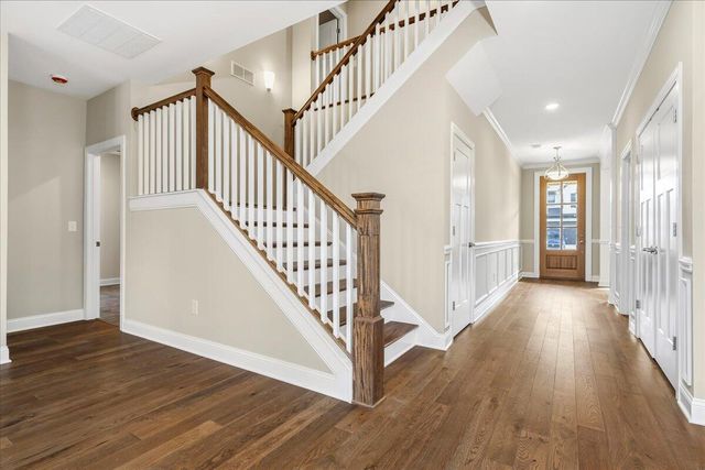 1081 Squirrel Nest Lane, Lexington, KY 40509