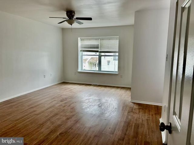 19 KELSTON DR, Newark, DE 19702