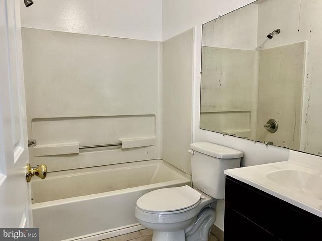 19 KELSTON DR, Newark, DE 19702