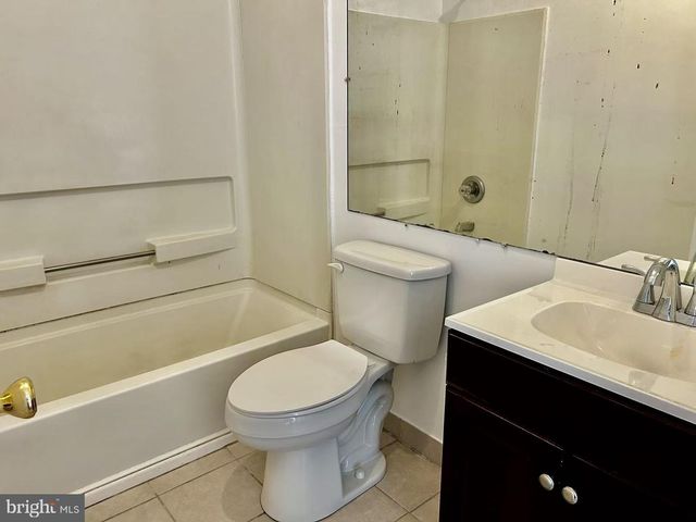 19 KELSTON DR, Newark, DE 19702