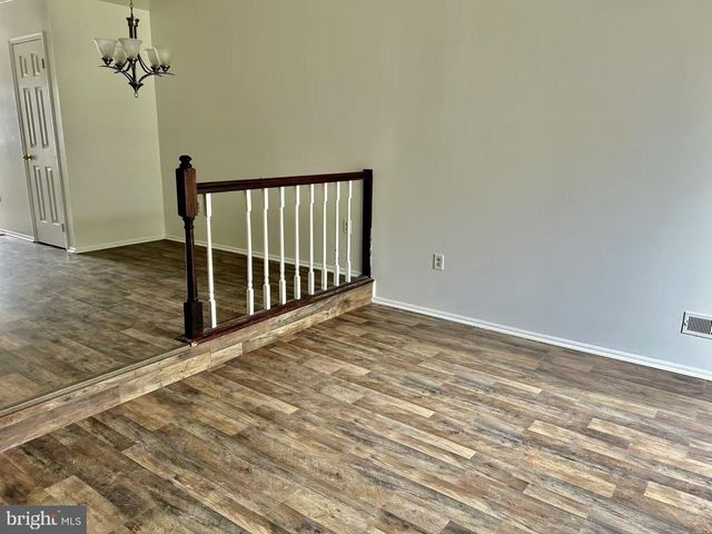 19 KELSTON DR, Newark, DE 19702