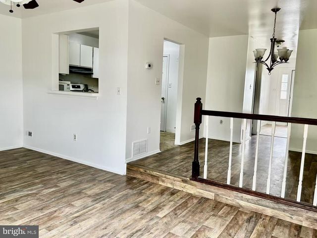 19 KELSTON DR, Newark, DE 19702