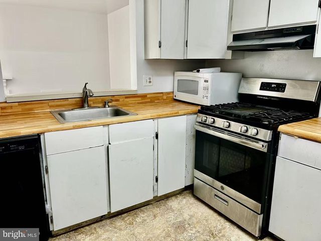 19 KELSTON DR, Newark, DE 19702