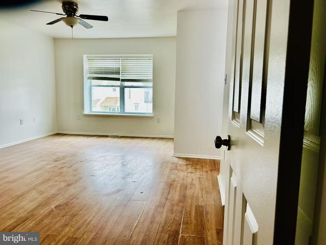 19 KELSTON DR, Newark, DE 19702