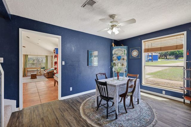 12 Creekwood Drive, Schulenburg, TX 78956